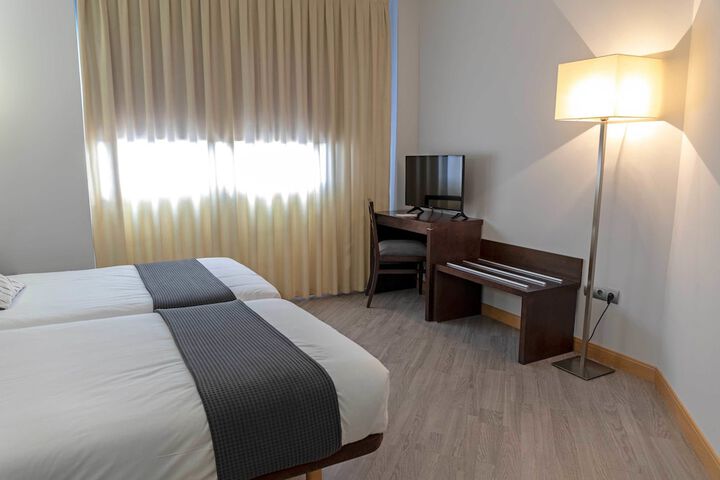 Room 14 of 50