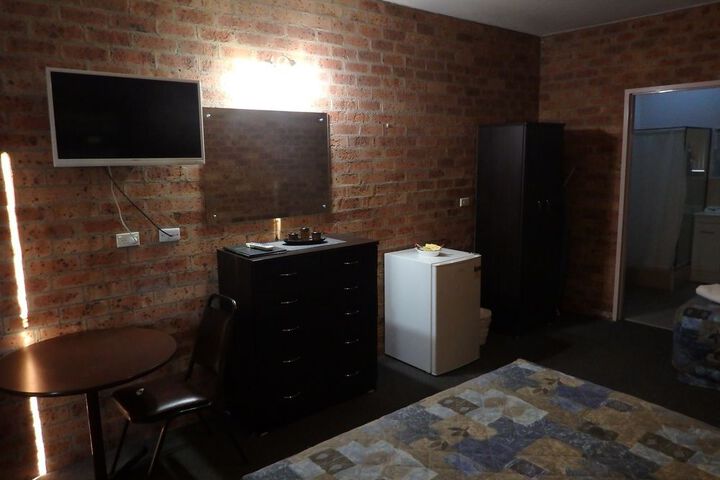 Room 22 of 43