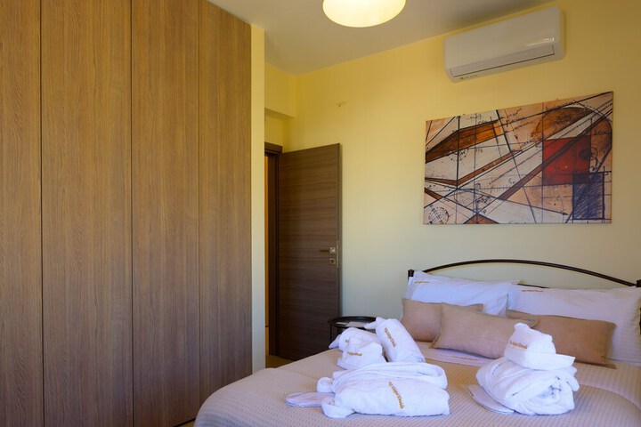 Room 18 of 76