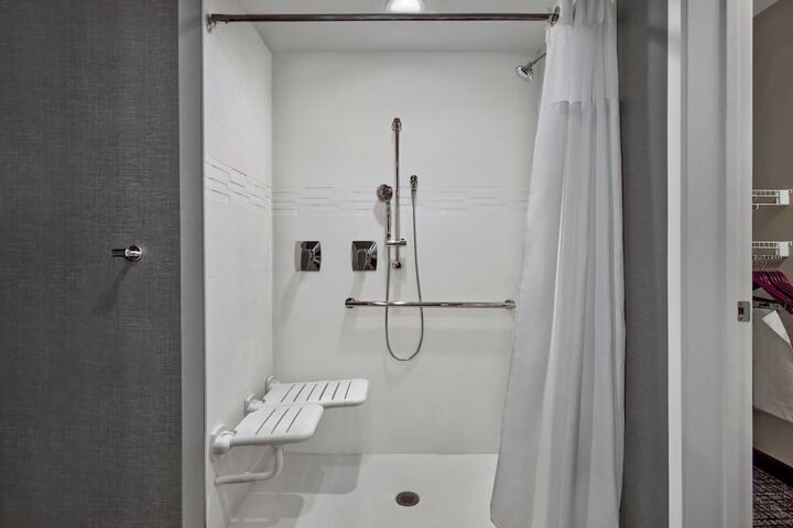 1 Bedroom Queen Queen Suite (2 of 11)