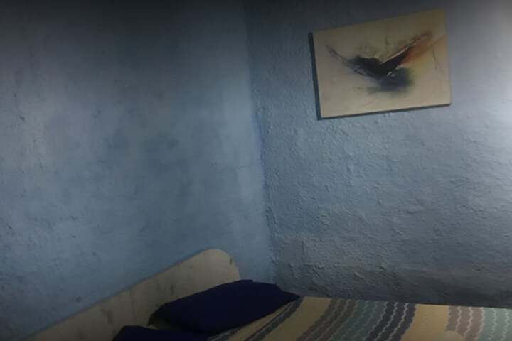 Room 7 of 25