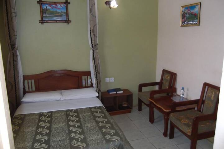 Room 6 of 21