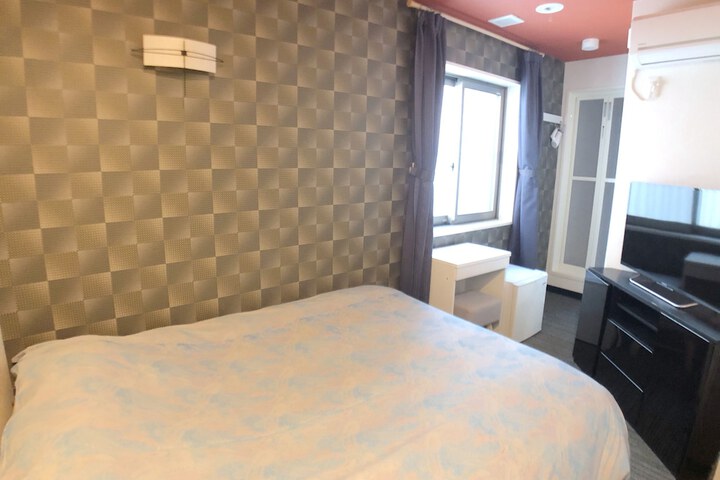 Room 5 of 14