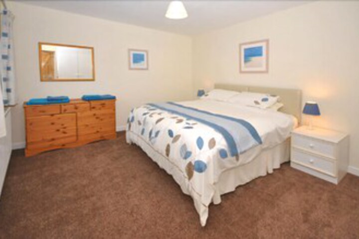 Room 7 of 13
