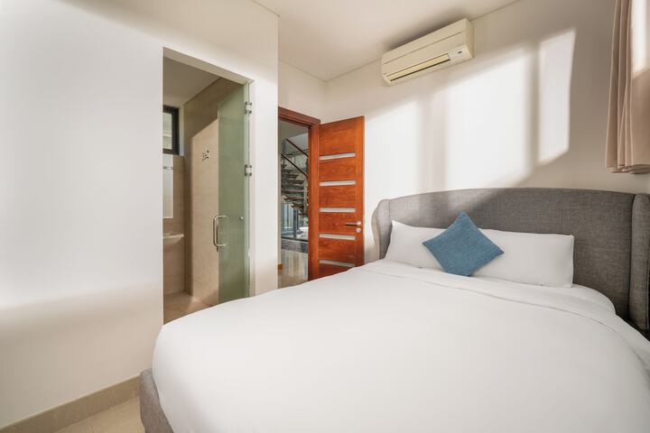 Room 74 of 246