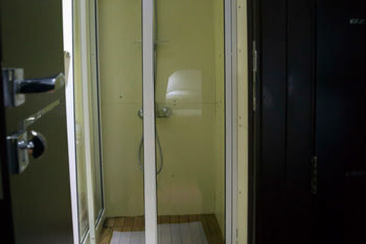 Room 2 of 48