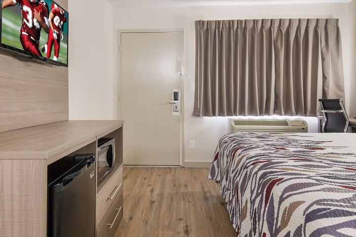Standard King Bed Accessible (6 of 9)