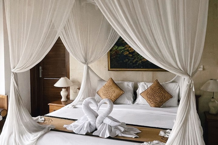 Room 15 of 90