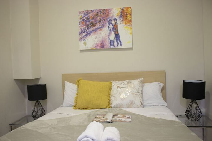 Room 18 of 76