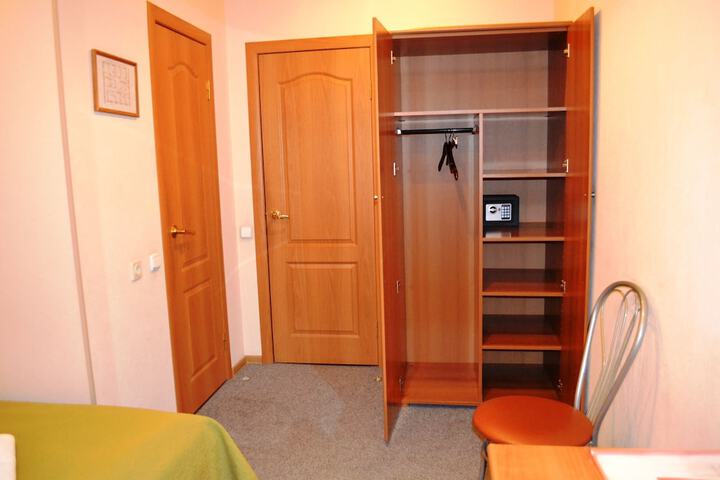 Room 10 of 47