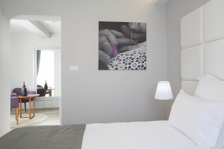 Room 6 of 66