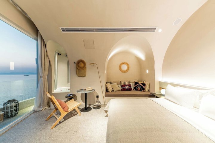 Room 93 of 190