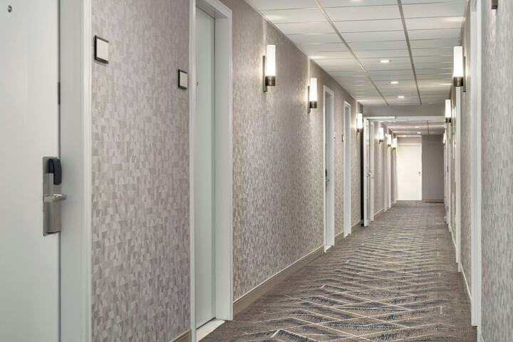 Ballroom/Hall 79 of 112