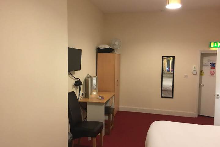 Room 12 of 39