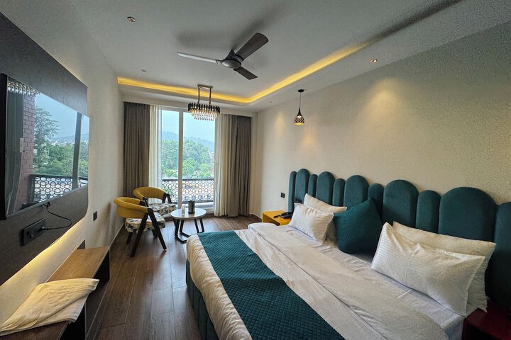 Room 26 of 39