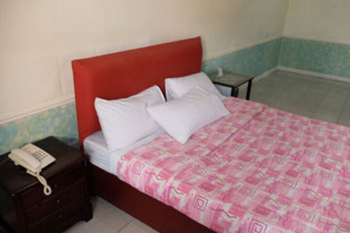 Room 33 of 89