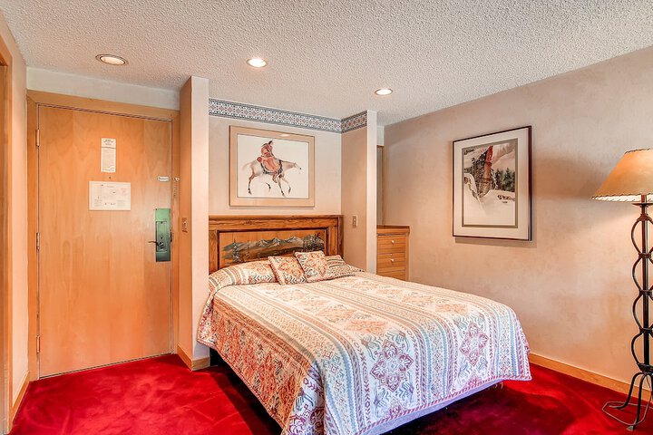 Room 4 of 29