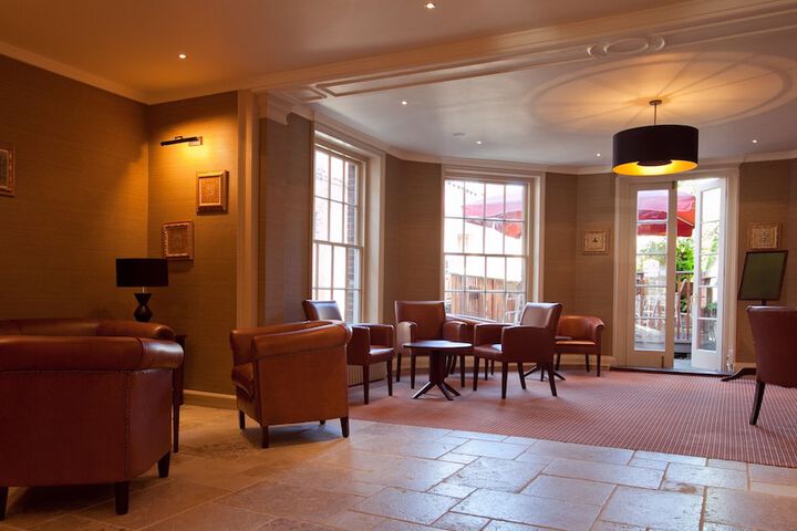 Guest Lobby