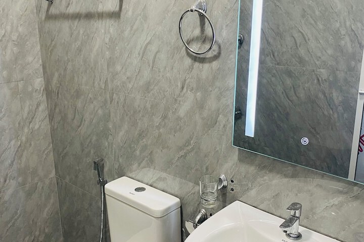 Room 16 of 25