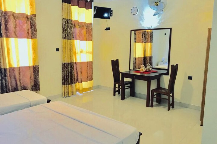 Room 9 of 67