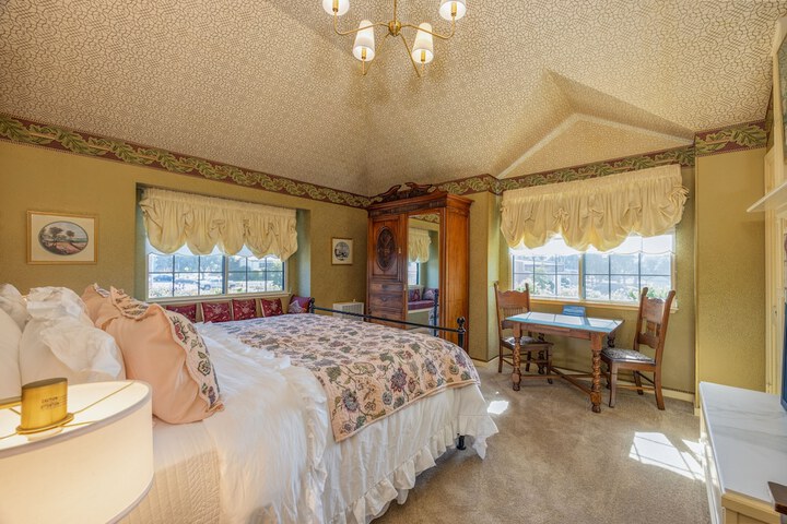 Room 11 of 50