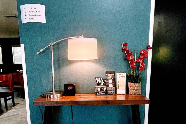 Entrance & Lobby