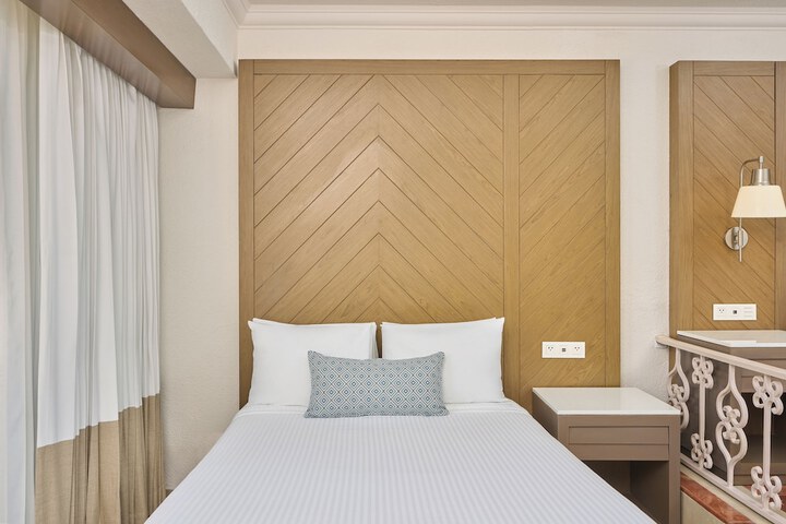 Room 48 of 160