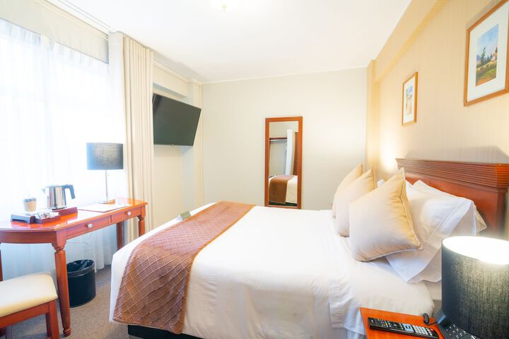 Room 2 of 41
