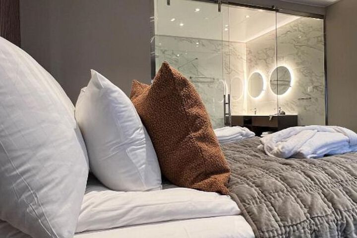 Room 28 of 53