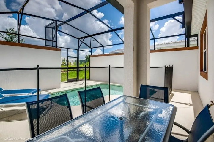 Luxury 5 Bed Townhome With Pool 5 Bedroom Townhouse by RedAwning