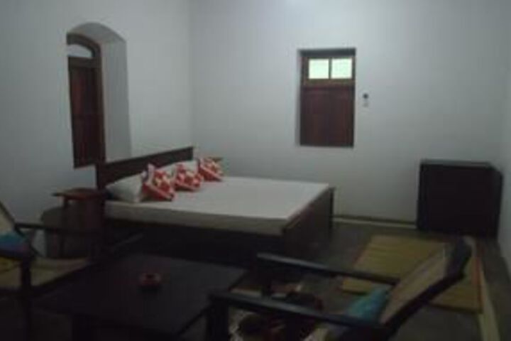 Room 16 of 27