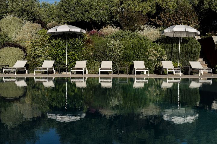 Pool 44 of 103