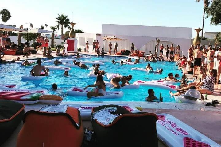 Pool 63 of 88
