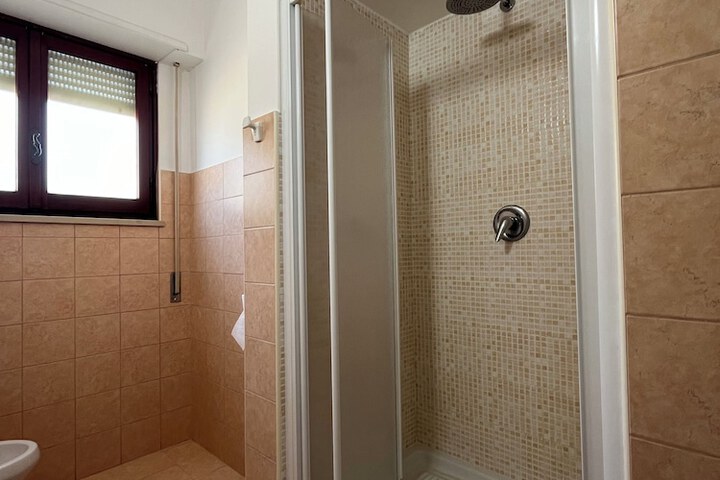 Room 24 of 27