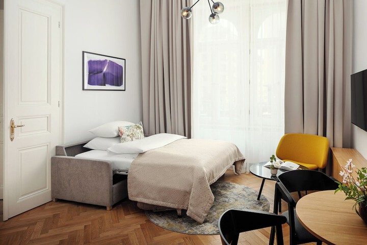 Room 30 of 52