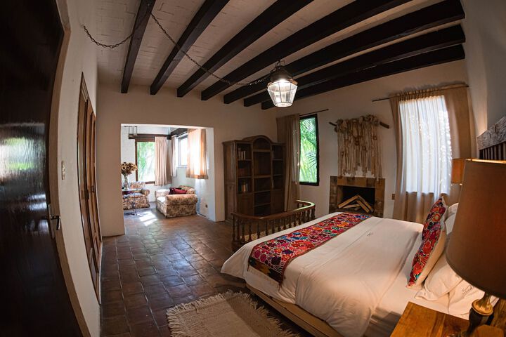 Room 15 of 36