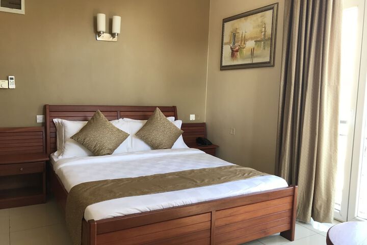 Room 7 of 87