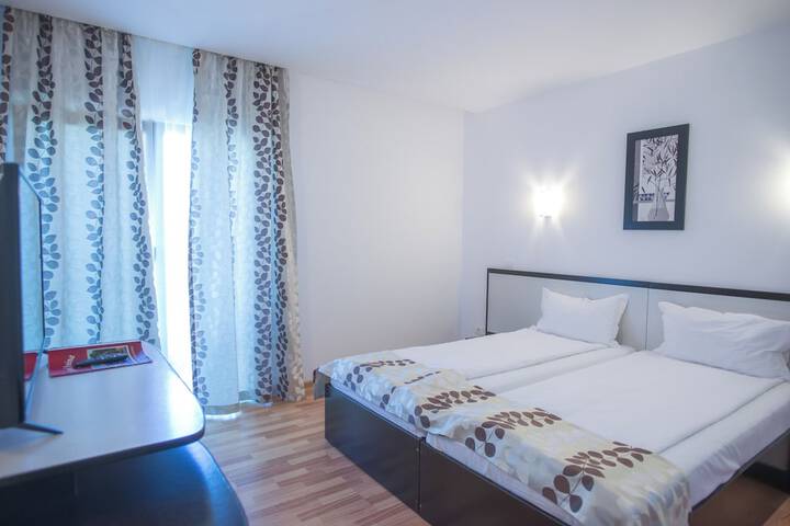 Room 4 of 63