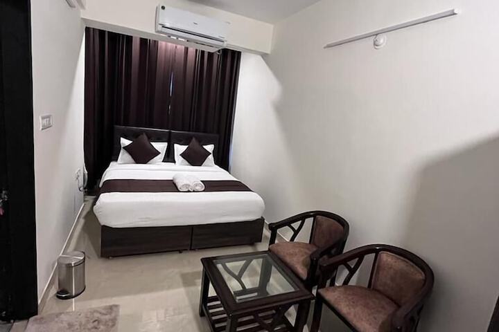 Room 16 of 99