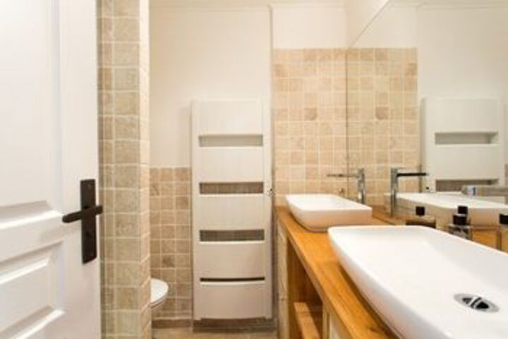 Room 6 of 20