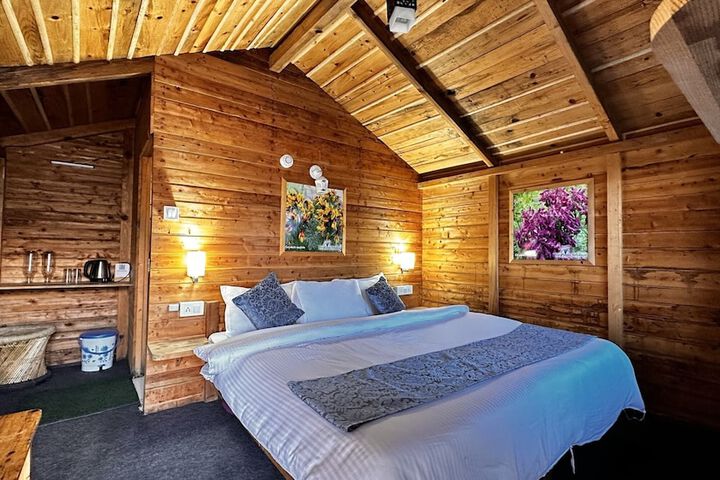 Room 3 of 16