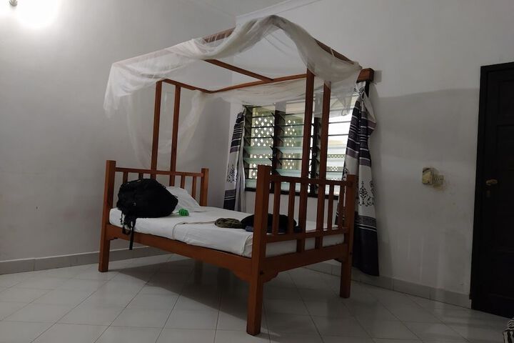 Room 7 of 27