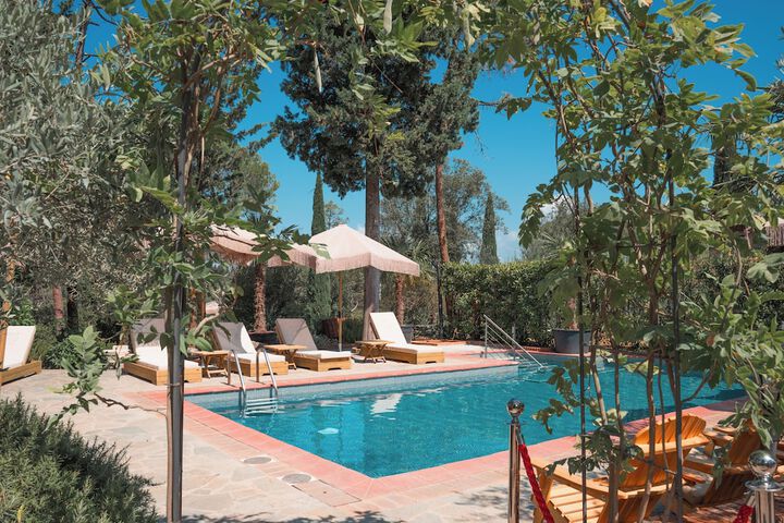 Hotel with Pool