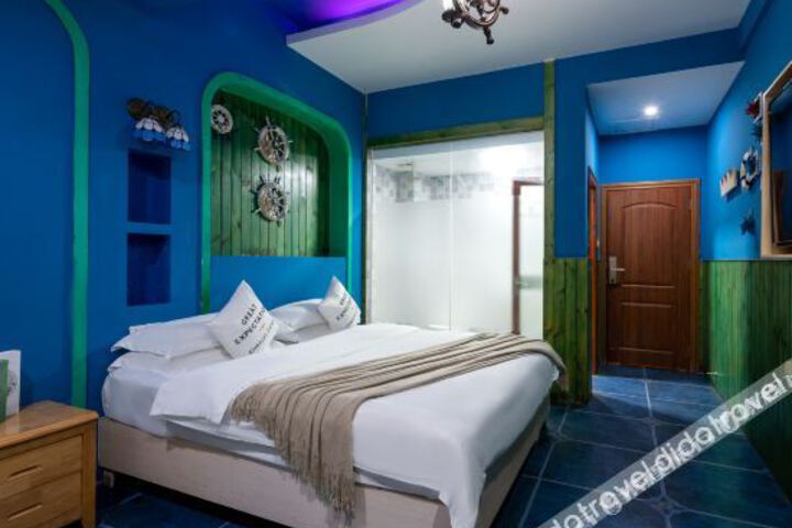 Suting nanjing fashion theme inn
