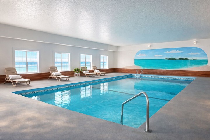 Pool 32 of 37