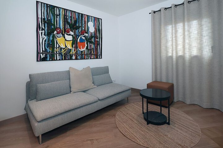 Room 28 of 74