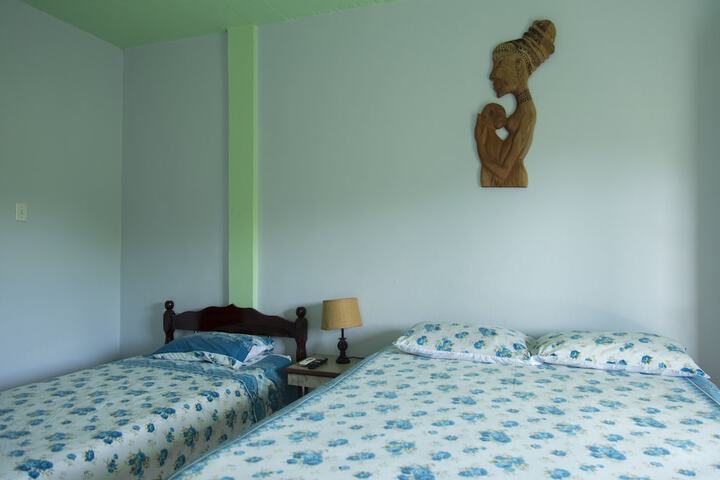 Room 10 of 18