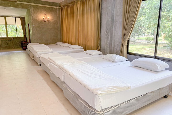 Room 11 of 74