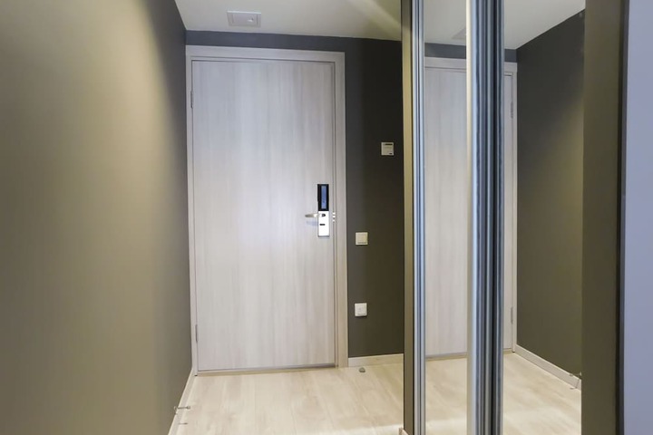 Room 13 of 33