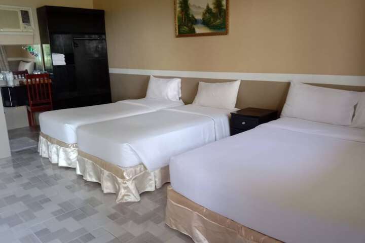 Room 3 of 28